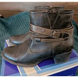 White Mountain Range Women's Charcoal Black Ankle Booties Studded Size 10 M